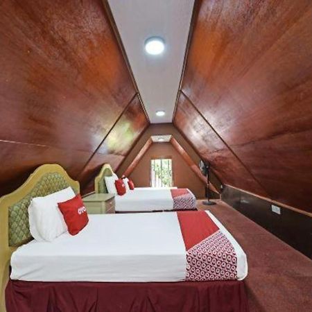Oyo 90642 Twin Mutiara Chalet & Homestay Jeli Buitenkant foto