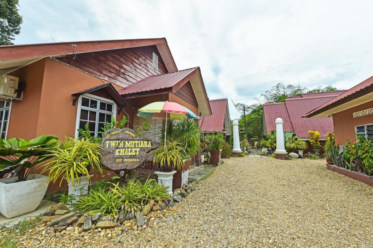 Oyo 90642 Twin Mutiara Chalet & Homestay Jeli Buitenkant foto