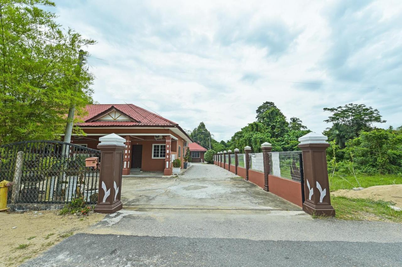 Oyo 90642 Twin Mutiara Chalet & Homestay Jeli Buitenkant foto