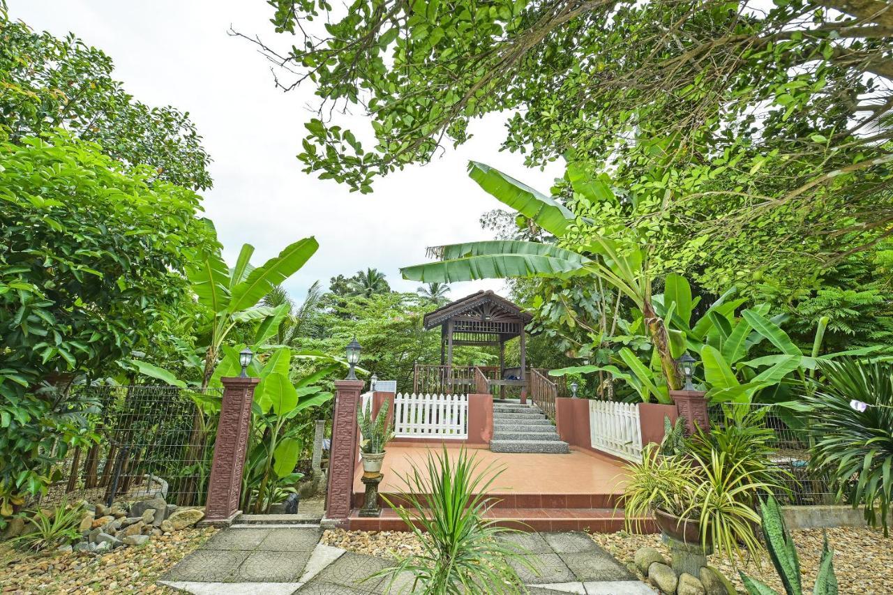Oyo 90642 Twin Mutiara Chalet & Homestay Jeli Buitenkant foto