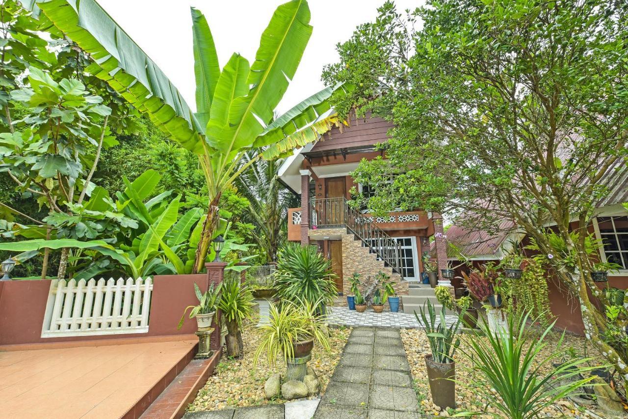 Oyo 90642 Twin Mutiara Chalet & Homestay Jeli Buitenkant foto