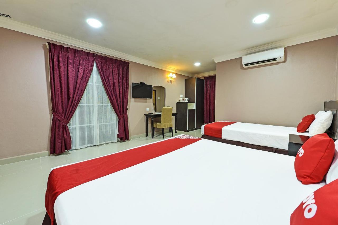 Oyo 90642 Twin Mutiara Chalet & Homestay Jeli Buitenkant foto