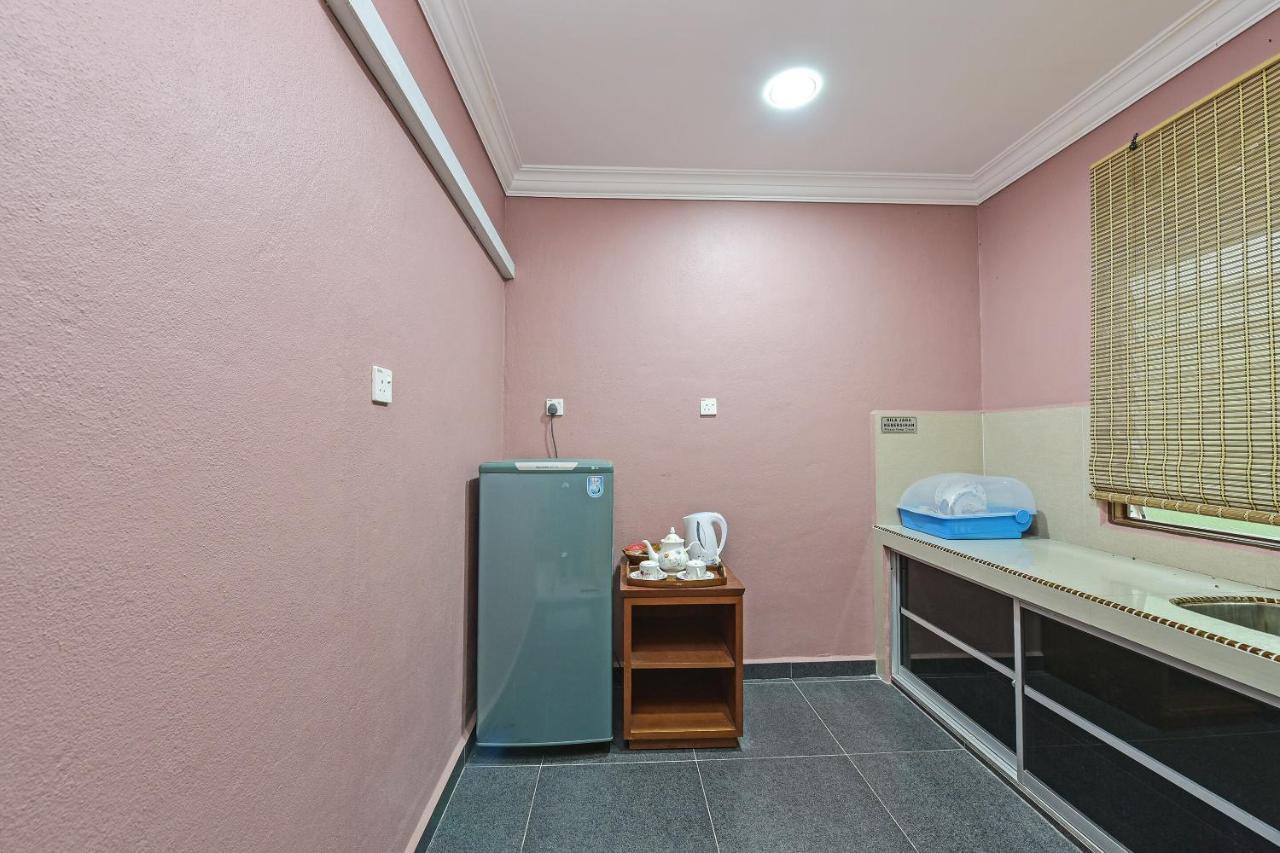Oyo 90642 Twin Mutiara Chalet & Homestay Jeli Buitenkant foto