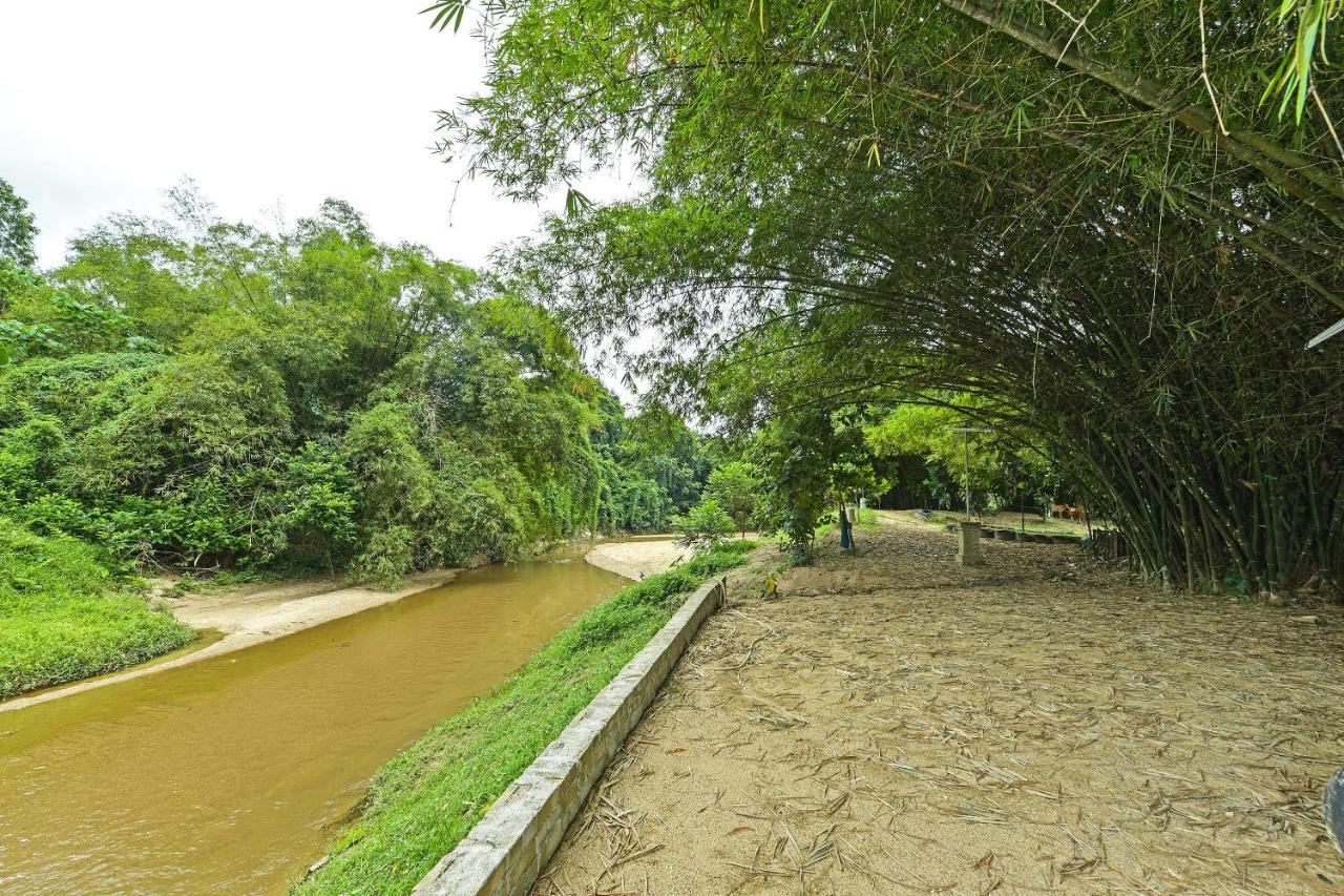 Oyo 90642 Twin Mutiara Chalet & Homestay Jeli Buitenkant foto
