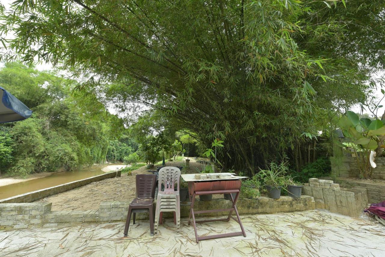 Oyo 90642 Twin Mutiara Chalet & Homestay Jeli Buitenkant foto