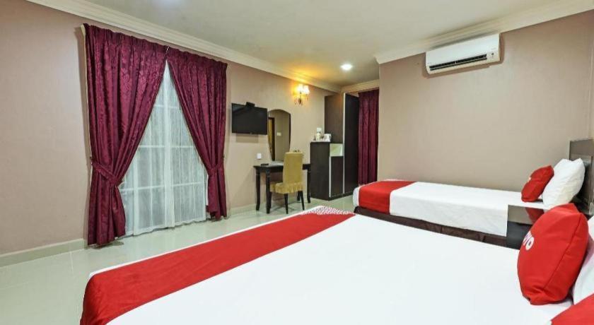 Oyo 90642 Twin Mutiara Chalet & Homestay Jeli Buitenkant foto
