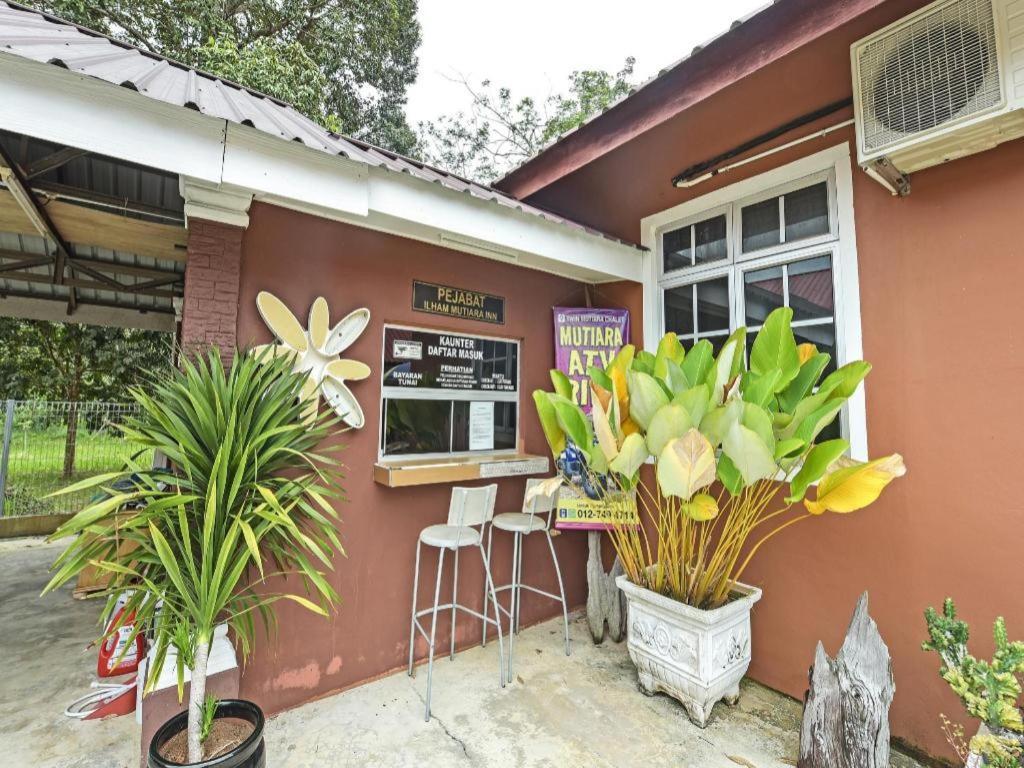 Oyo 90642 Twin Mutiara Chalet & Homestay Jeli Buitenkant foto