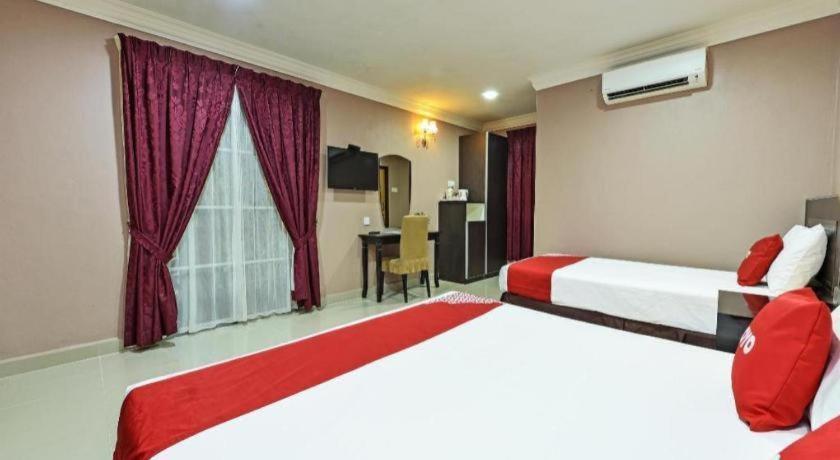 Oyo 90642 Twin Mutiara Chalet & Homestay Jeli Buitenkant foto