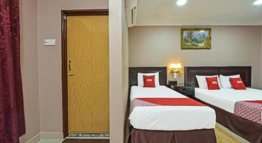Oyo 90642 Twin Mutiara Chalet & Homestay Jeli Buitenkant foto