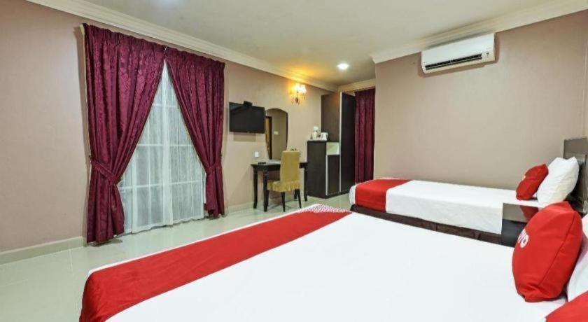 Oyo 90642 Twin Mutiara Chalet & Homestay Jeli Buitenkant foto